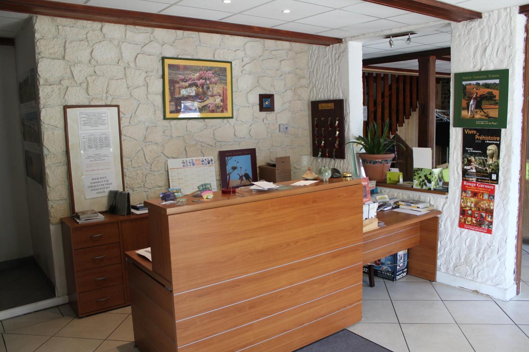 Au Feu De Bois Hotel Amou Екстериор снимка