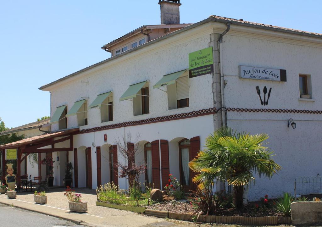 Au Feu De Bois Hotel Amou Екстериор снимка