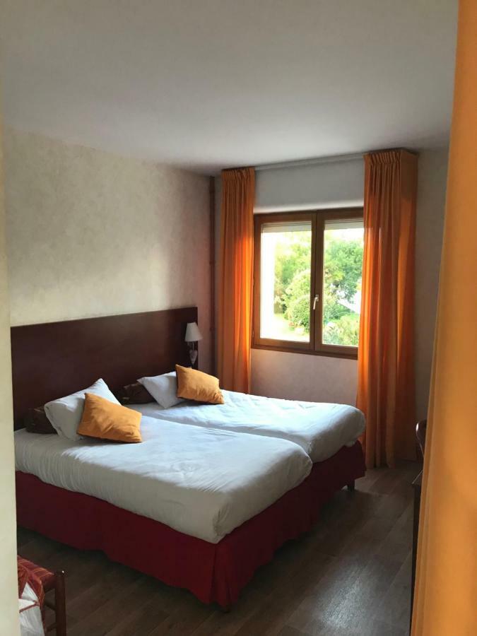 Au Feu De Bois Hotel Amou Екстериор снимка